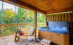 Great Location Pool Table Hot Tub