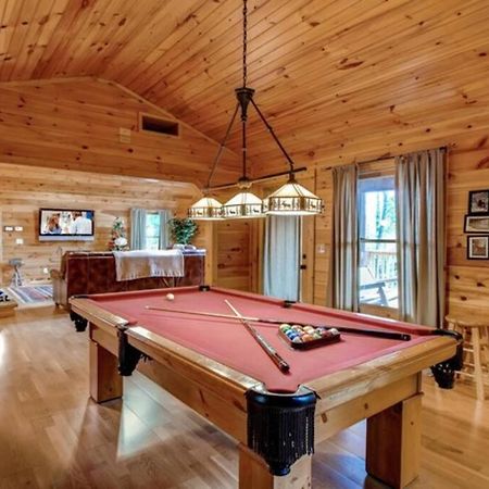 Great Location Pool Table Hot Tub Gatlinburg Exterior photo
